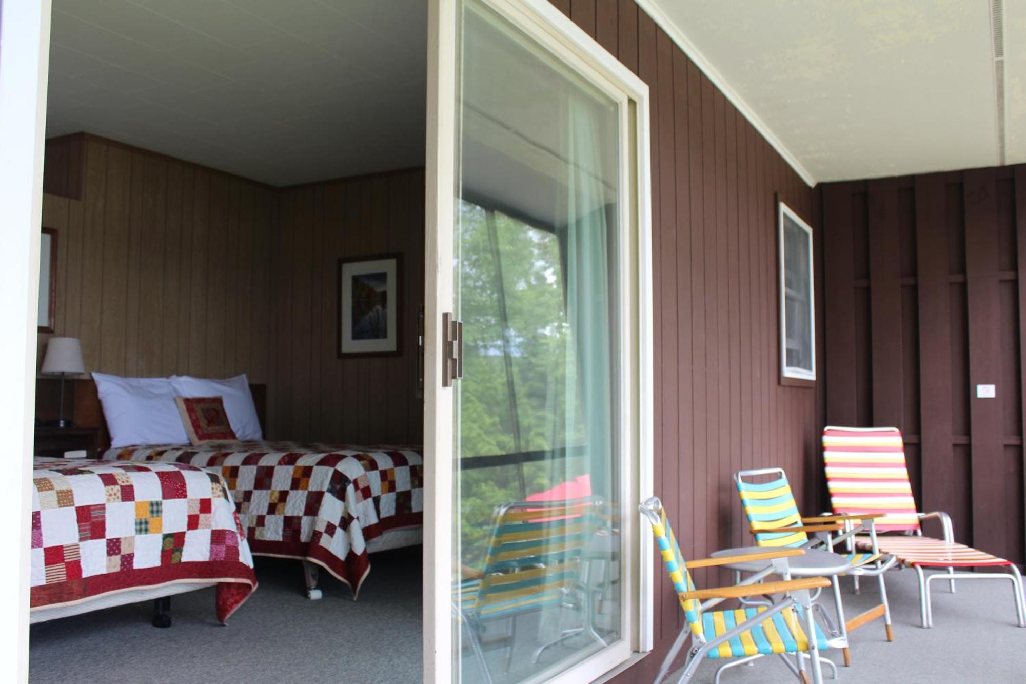 Sandy Point Motel Long Lake Екстер'єр фото