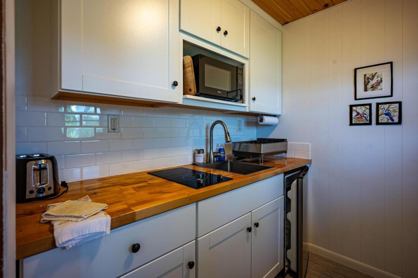 Sandy Point Motel Long Lake Екстер'єр фото