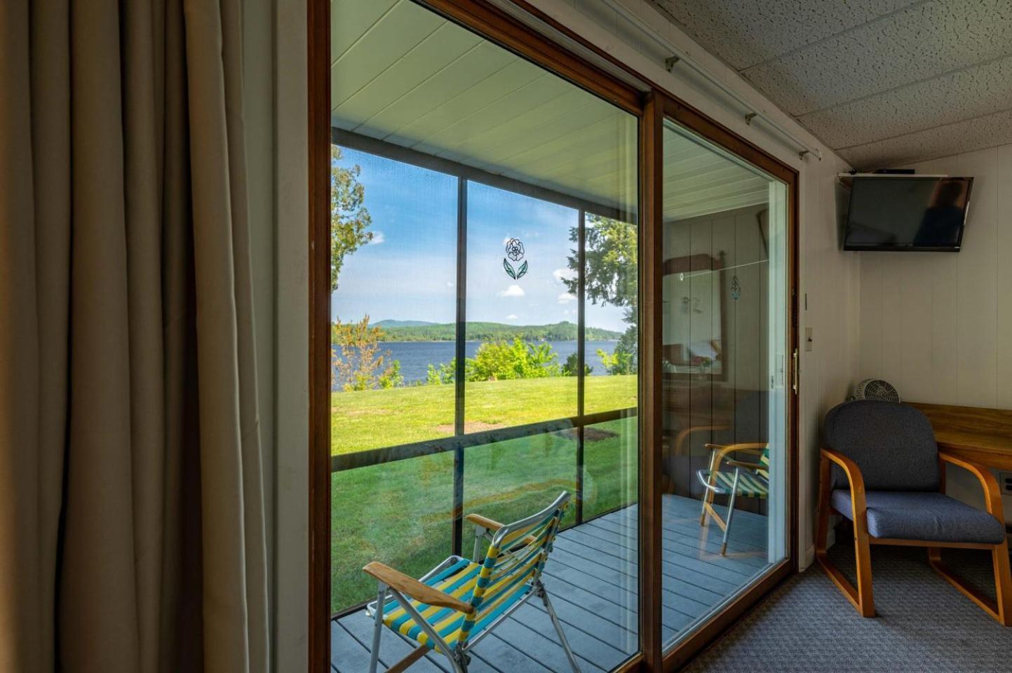 Sandy Point Motel Long Lake Екстер'єр фото