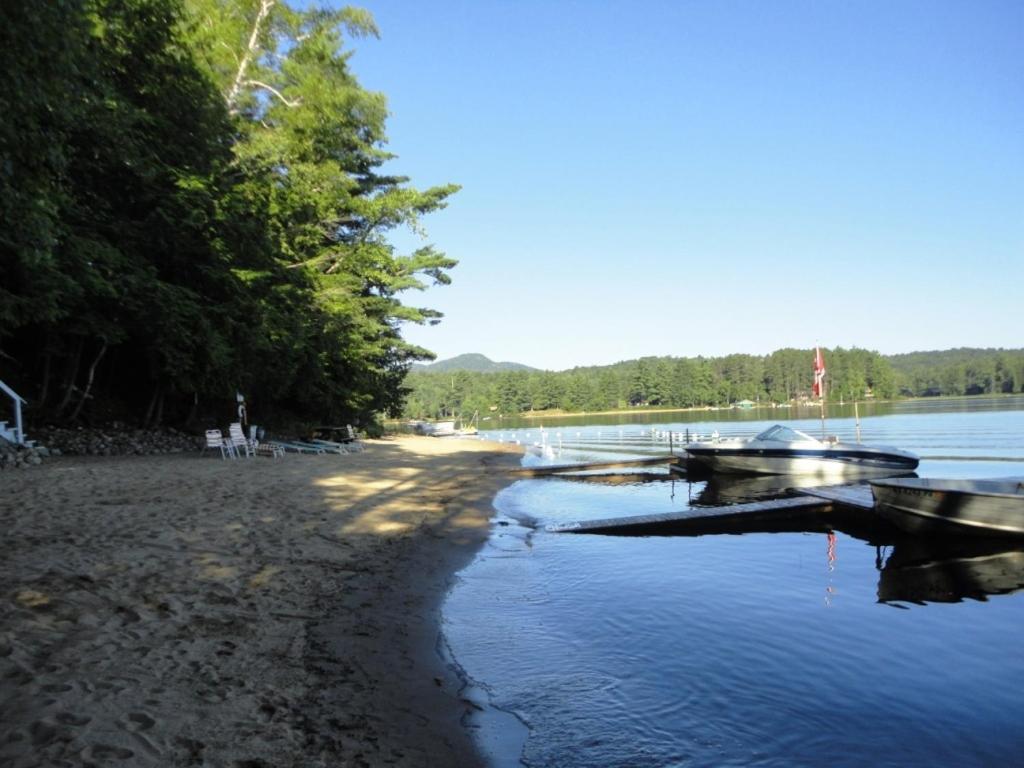 Sandy Point Motel Long Lake Екстер'єр фото