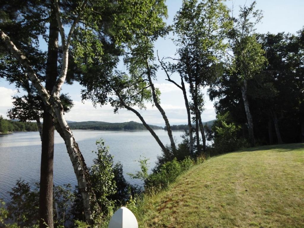 Sandy Point Motel Long Lake Екстер'єр фото